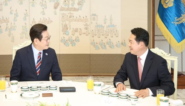 [지평선] 영수회담 이름값