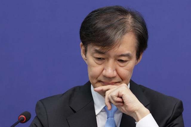 '조국 비대위' 체제 두고 옥신각신... "조국밖에 없다" "제3자가 맡아야"