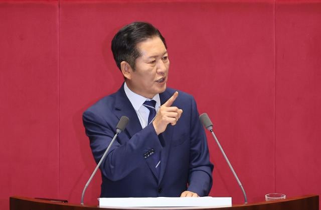 [사설] 정치복원 악수 하루 만에 '국민의힘 해산' 운운한 정청래