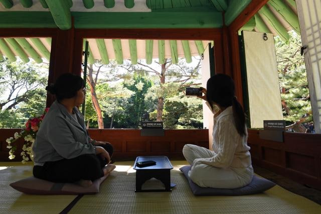 김건희 종묘 차담회·학폭 무마·선상 파티… '사적 유용' 수사 확대