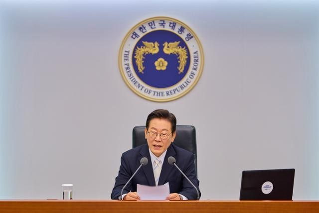 이재명 <b>대통령</b>, 마크롱 <b>프랑스</b> <b>대통령</b>과 취임 후 첫 통화