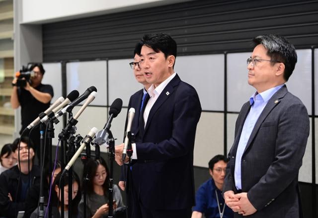 정부 "<b>미국</b>과 B-1 <b>비자</b> 해석 차이... 투자기업인 대상 별도 <b>데스크 설치</b>...