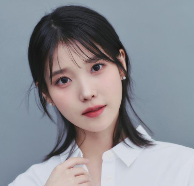 <b>아이유</b>, 데뷔 기념일 맞아 <b>2억</b> 원 <b>기부</b>... 클래스 다른 팬 사랑