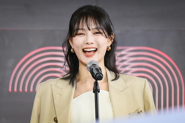 <b>김유정</b>·김도훈, 베트남서 목격담 확산… 소속사 "<b>열애설</b>은 사실무근"