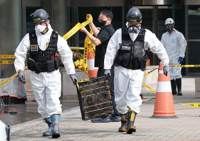 [사설]  ‘안전보다 비용 우선’이 초래한 국가 전산망 마비 사태