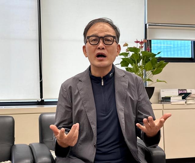 "재선충병으로부터 소나무 지켜야 한다는 집착…이제는 내려놓을 때"