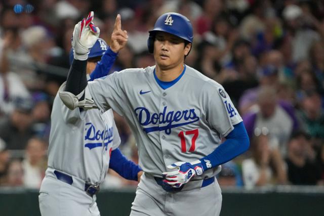'오타니 적시타·사사키 세이브' LA<b>다저스 NLDS 2연승</b>...챔피언십까지 1...