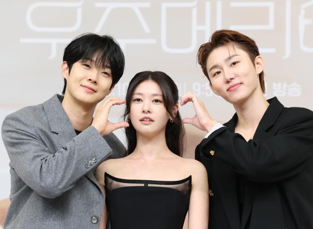 <b>로코</b> 흥행 필패 카드 꺼낸'<b>우주메리미</b>', 최우식·정소민의 '멍뭉미'가 무...