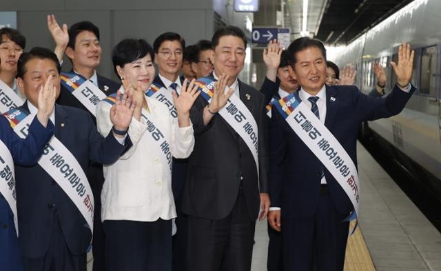 [지평선] 추석이 '되시는' 사람들