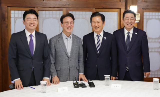 당정대, 뛰는 집값에 "상황 예의주시... 금주 부동산 안정화 대책 발표"