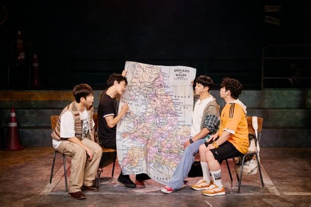 죽은 친구를 위한 추모 여행은 왜 파국을 맞았을까