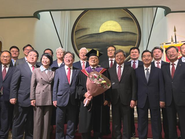 구자열 LS 이사회 의장, 일본 와세다대 명예박사 학위 받아