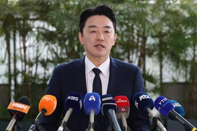 '79조 규모' K<b>방산</b> 특사로 나선 <b>강훈식</b>... "최선 다해 수주량 늘릴 것"
