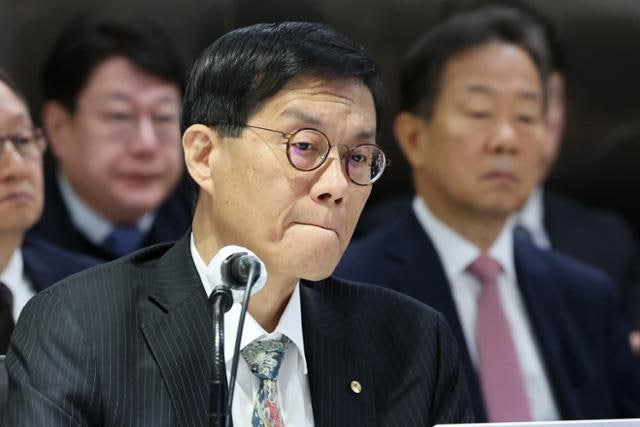 이창용 한은 총재 "유동성 늘려 부동산 불 지피지 않겠다"…미 재무부와 통화 스와프에는 '물음표'