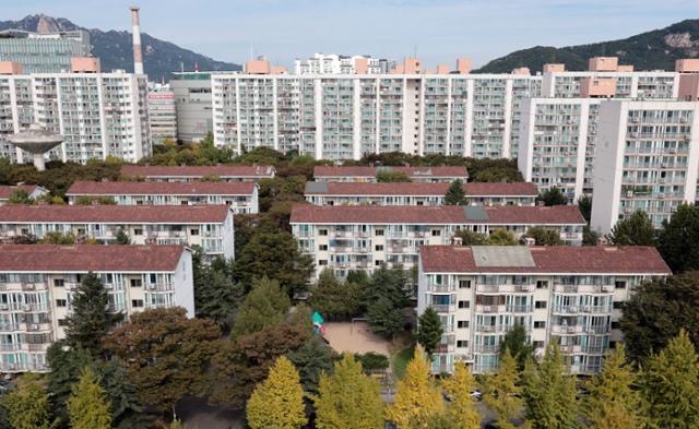 보유세 인상 논의 뜨거운데… 전문가들은 "집값 잡는 효과 제한적"