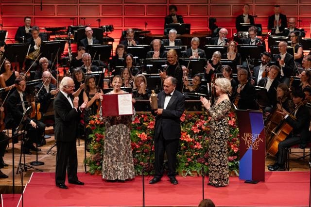 오페라의 미래 응원한 축제… 비르기트 닐손상 시상식을 가다