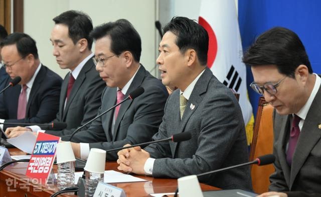 '최민희 축의금' 논란에 국힘 고발 카드까지... "피감기관 돈 갈취"