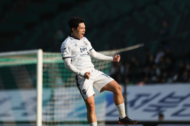 전역 명 받은 김천의 예비역 병장들... K리그1 승강 경쟁 마지막 변수 부상