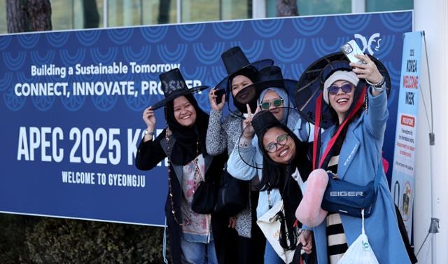 [이태규 칼럼] 국적까지 바꿀 수 있다는 리콴유식 실용