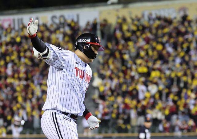 박동원·문보경 투런포 '쾅쾅'... LG, 우승 확률 90.48% 잡았다