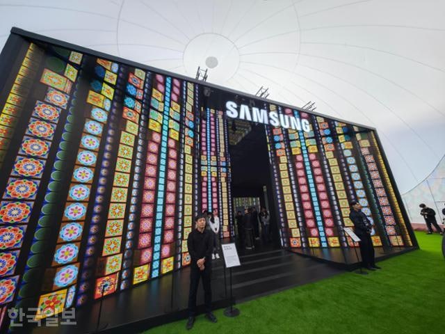 ①두 번 접는 스마트폰 ②주차 로봇 ③초대형 샹들리에…글로벌 눈길 잡은 'K테크'