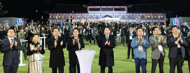 '한국의 맛'으로 서막 연 APEC CEO 서밋... 1000명의 건배가 울려 퍼졌다