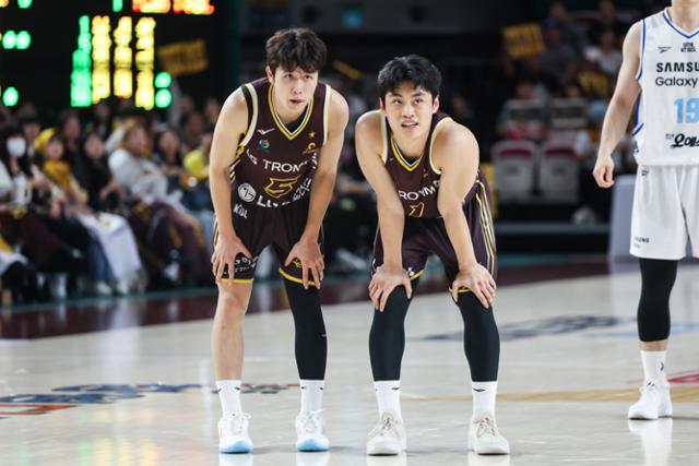 '챔프전 명승부' 주조연의 엇갈린 행보… LG '승승장구'·SK '주춤'