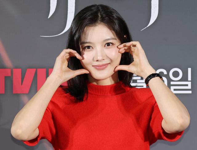 '친애하는 X' <b>김유정</b>, <b>김도훈</b>과의 <b>열애설</b> 언급 "3분 넘게 웃어"