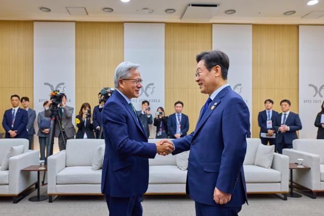 품귀 현상 GPU 26만개, 왜 한국에 먼저 풀었나...엔비디아가 한국 택한 이유