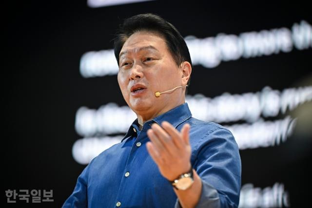 최태원 "AI, 자원·에너지 효율 중심 패러다임으로 전환해야"