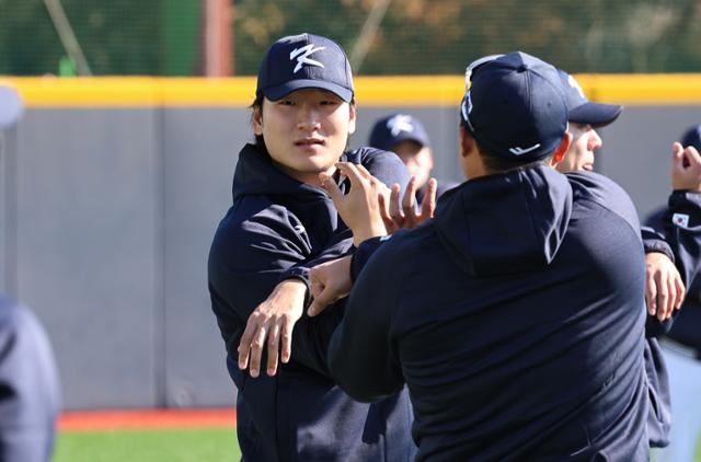 다시 뛰는 한국 야구...평가전 첫 선발은 곽빈