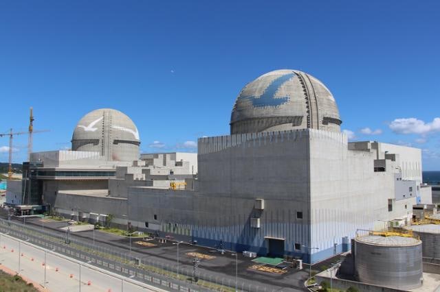 GPU 26만 장? AI칩 돌릴 전력 없는데...원전 건설은 '멈춤'