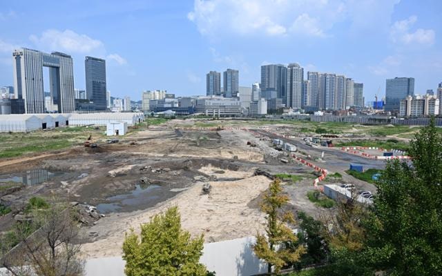 "주택 2만호 공급 변경" vs "계획대로 추진"… 용산정비창 개발 놓고 정부·서울시 충돌