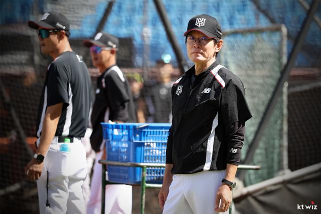 6년 만의 포스트시즌 좌절 후 심기일전 이강철 KT 감독... 내년엔 '강철 매직' 어게인