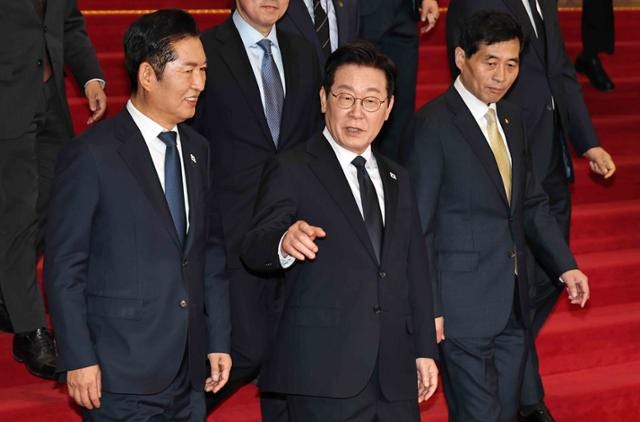 악마와도 손잡을 수 있는 게 정치다 [한국의 창(窓)]