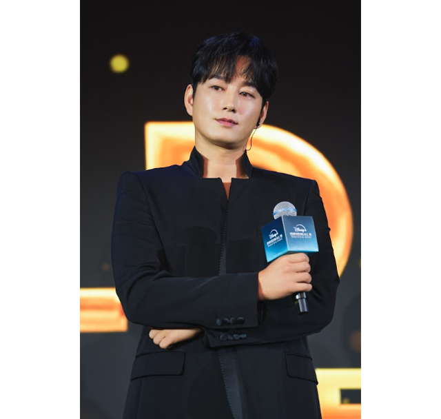 '대세' <b>이현욱</b>, 안방극장·영화·OTT까지 전방위 활약
