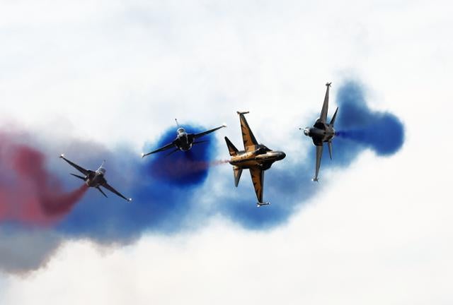 한국, 일본에 공동 수색훈련 보류 전달… 일본의 급유지원 거부 발단