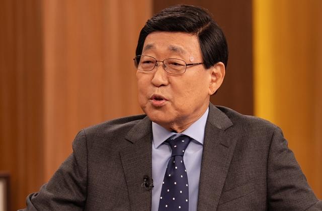 "방송국서 쫓겨날 뻔"... <b>김동건</b>, 63년 만 '<b>재벌가 사위</b>' <b>루머</b>에 입 열었...
