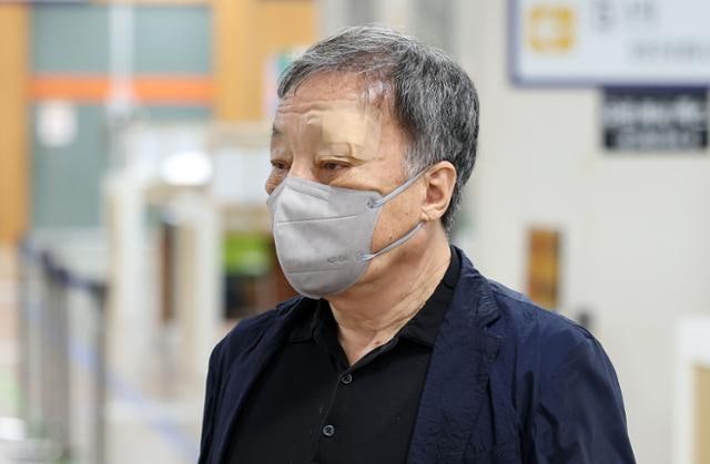 '세무조사 무마 뒷돈' <b>윤우진</b> 전 용산세무서장 <b>징역형 확정</b>