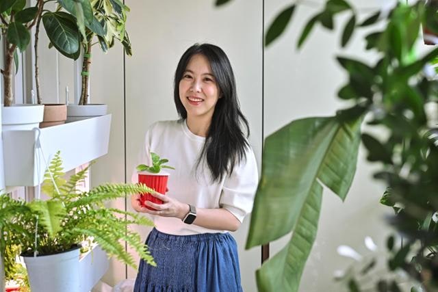 "앨범 만들듯 추억 담는 기분으로 식물 영상 만들어요"