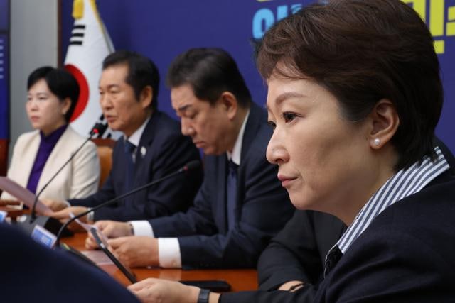 면전에서 정청래 직격한 <b>이언주</b> "<b>1인1표제</b> 대통령 순방 중에 밀어붙이는...