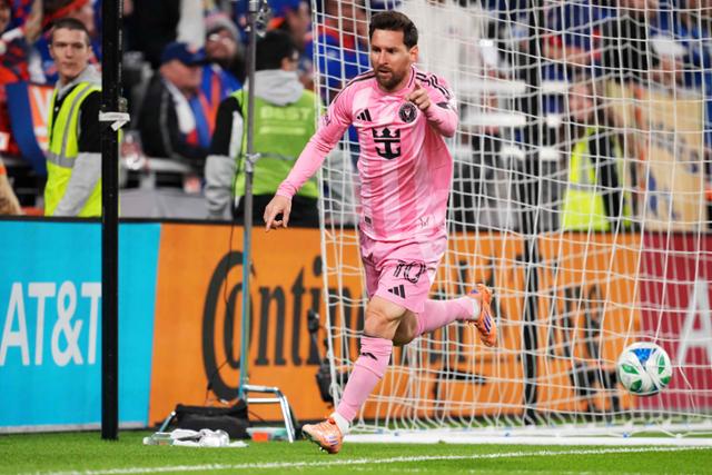 아깝다 손흥민과 맞대결... 메시, 1골 3도움 '원맨쇼'로 콘퍼런스 결승행 견인