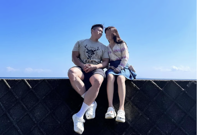 26일 홍콩 북부 타이포 구역 화재 현장에서 숨진 소방관 호와이호우(왼쪽)와 그의 예비신부. 호와이호우 인스타그램 캡처