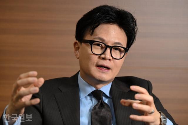 한동훈 "계엄, 보수 아닌 국민의힘 잘못... 국민이 충분하다 할 때까지 사과해야"