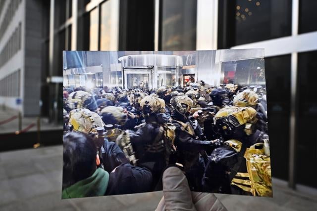 [사설] 계엄 1년, 여전히 미완인 민주주의와 국민통합