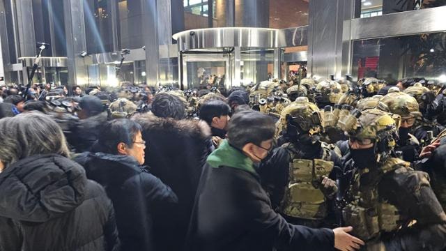 민주주의 취약점 드러낸 계엄… '단계적 개헌' 통해 정치 양극화 극복해야