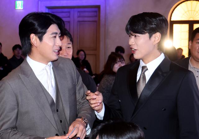 이정후의 통 큰 양보 "자기 등번호는 큰 의미... '51번'은 문현빈에게"