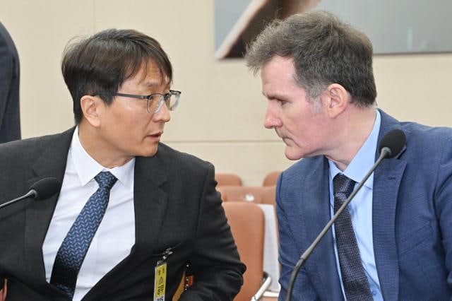 쿠팡 정보 빼돌린 건 정규직 인증 시스템 개발자…'마스터키' 입수 경로는 오리무중