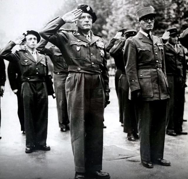 외인부대 재직 시절의 랄프 몽클라르 장군. 아들 롤랑 몽클라르 소장