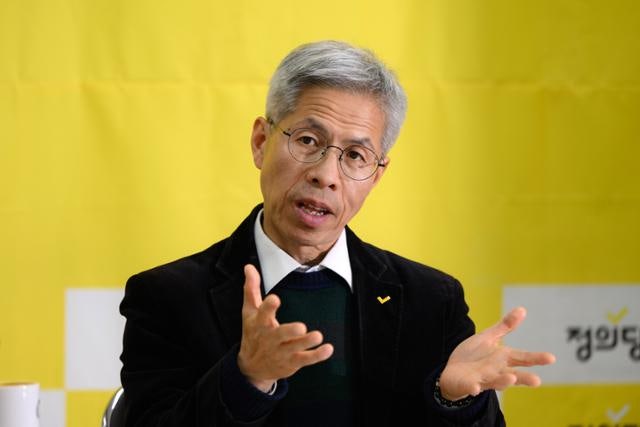 권영국 "동물을 물건으로 규정한 민법…쿠팡 물류센터 규정과 닮아" [인터뷰]